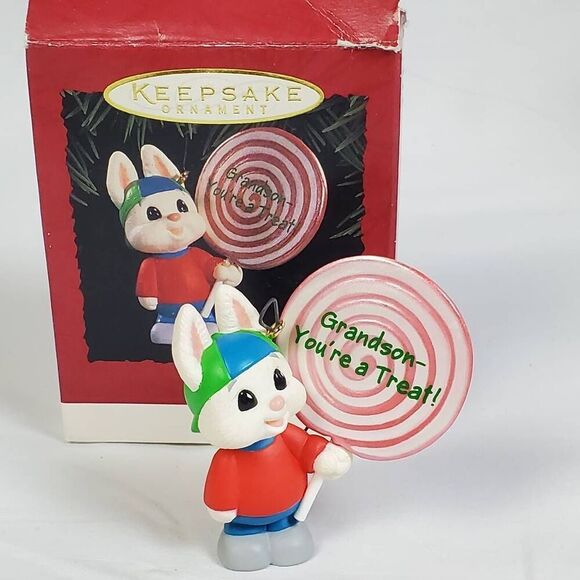 1995 Hallmark Keepsake Ornament "Grandson – You're a Treat!" Bunny with Lollipop - Picture 1 of 6